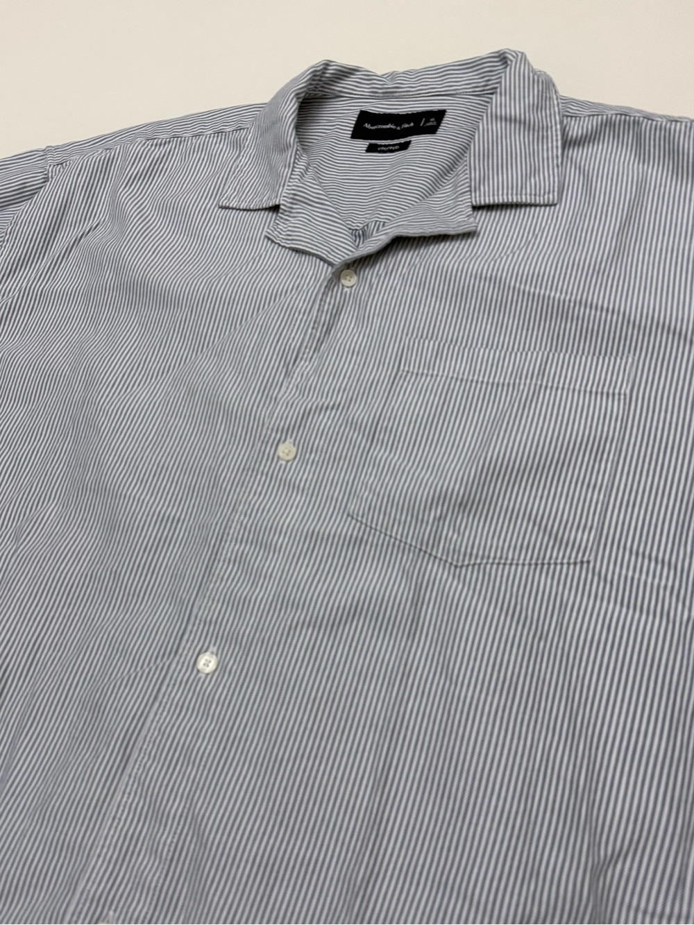 Abercrombie & Fitch Men’s Cropped Camp Collar Shirt Striped Gray/White